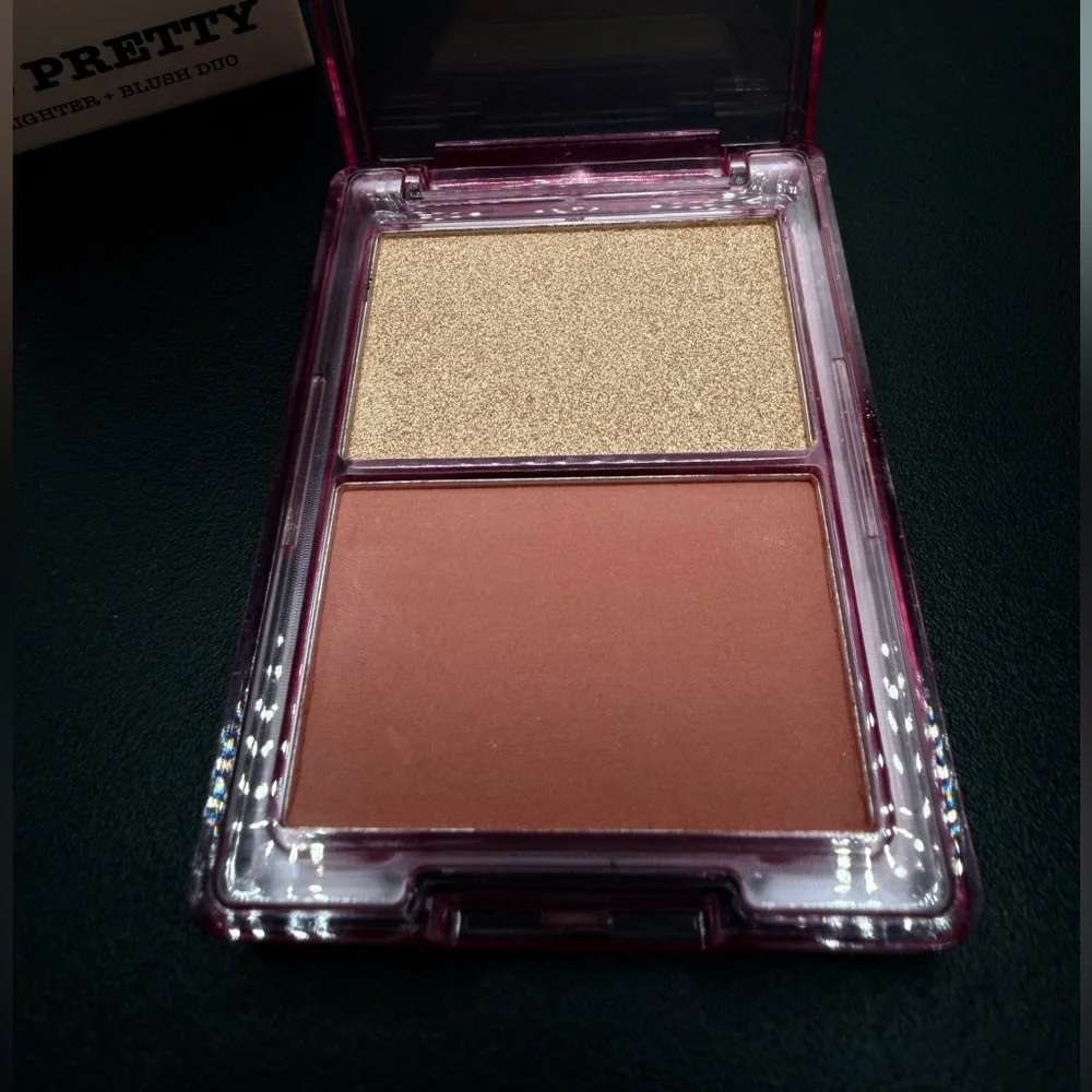 Two Pretty Highlighter + Blush Duo in Peach